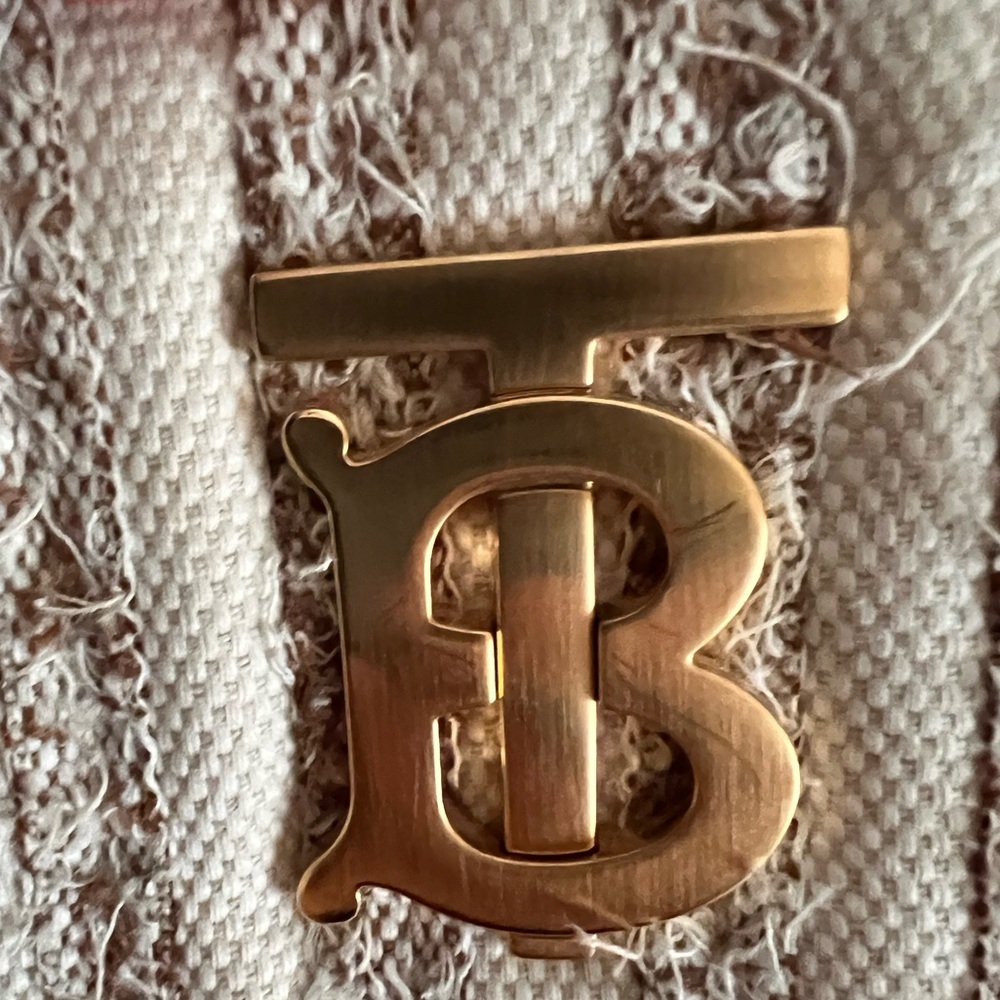 Authentic BURBERRY Shoulder Bag - Picture 9 of 16